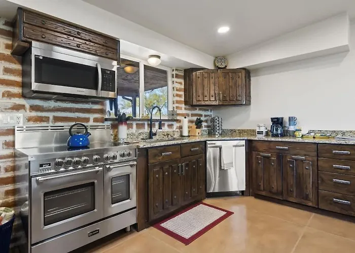 Panoramic Mountain Views Heated Pool 2 Kitchens