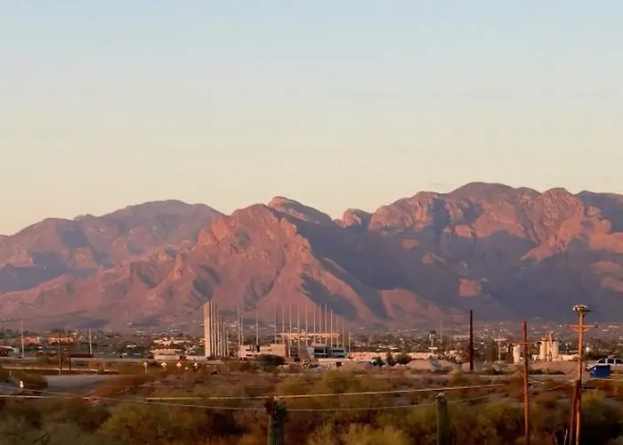 Panoramic Mountain Views Heated Pool 2 Kitchens * Tucson