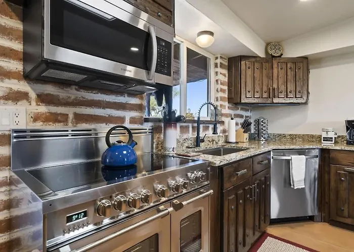 Panoramic Mountain Views Heated Pool 2 Kitchens