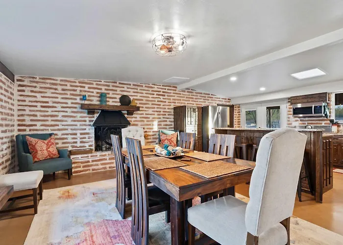 Panoramic Mountain Views Heated Pool 2 Kitchens *