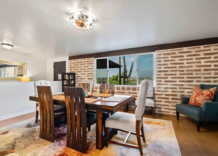 Panoramic Mountain Views Heated Pool 2 Kitchens Holiday home Tucson