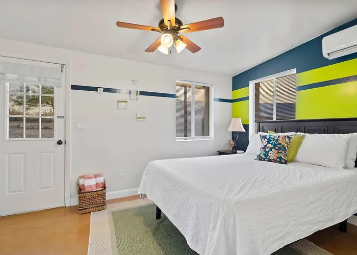 Panoramic Mountain Views Heated Pool 2 Kitchens *