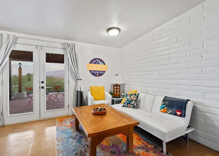 Holiday home Panoramic Mountain Views Heated Pool 2 Kitchens