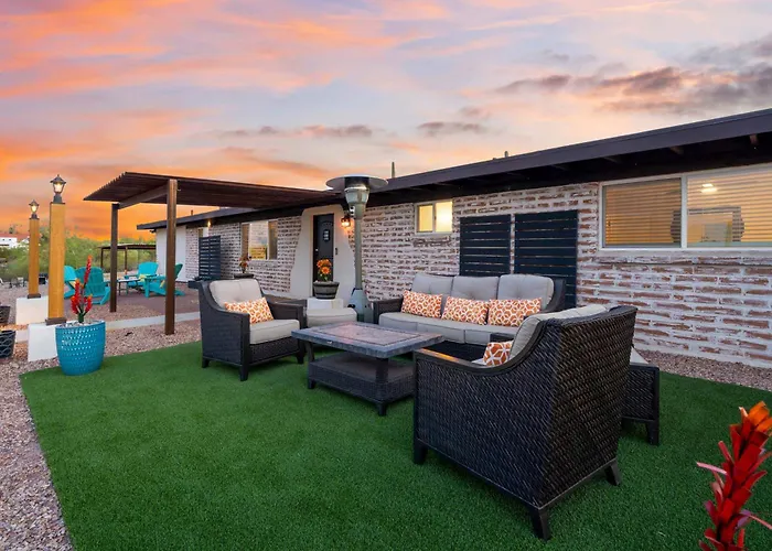 Holiday home Panoramic Mountain Views Heated Pool 2 Kitchens *