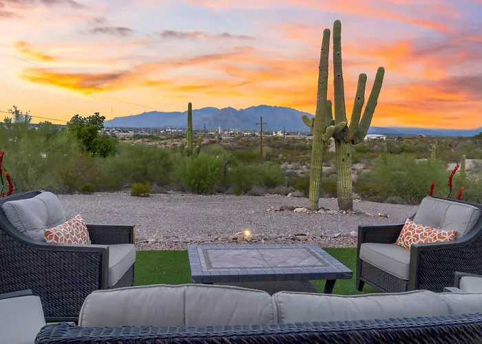 Panoramic Mountain Views Heated Pool 2 Kitchens Holiday home Tucson